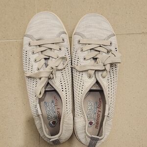 Light Grey BOBS By Skechers Memory Foam Knit Slip On Sneakers Womens Size 7